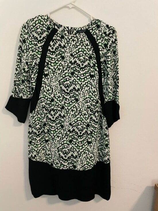 French Connection Dresses & Skirts - French Connection US4 mini Dress green leopard print shift EUC